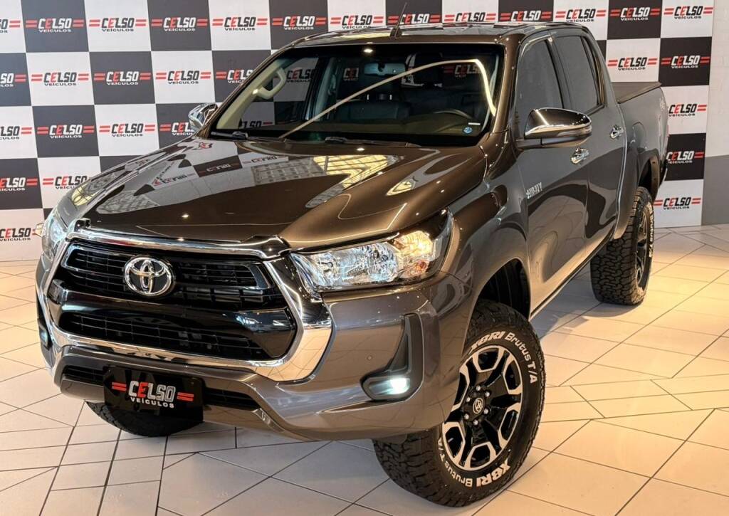 TOYOTA HILUX 2.8 D-4D TURBO DIESEL CD SRV 4X4 AUTOMÁTICO